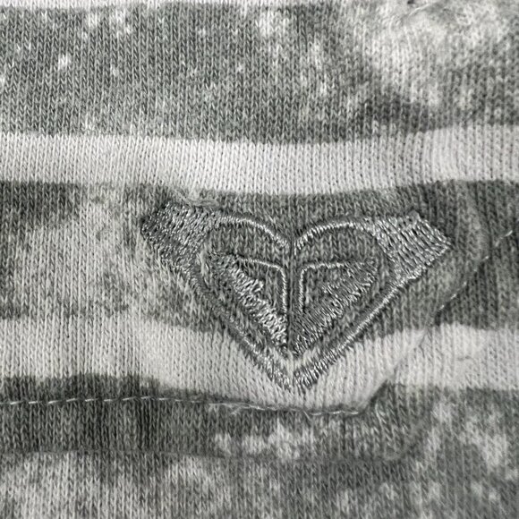 ROXY Button Neck, Double Zipper Front Pocket Hoodie Size Large Logo Zipper Pulls - Picture 5 of 15